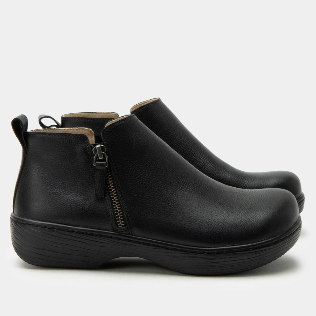 Oaklee Black Bird Boot | Alegria Shoes