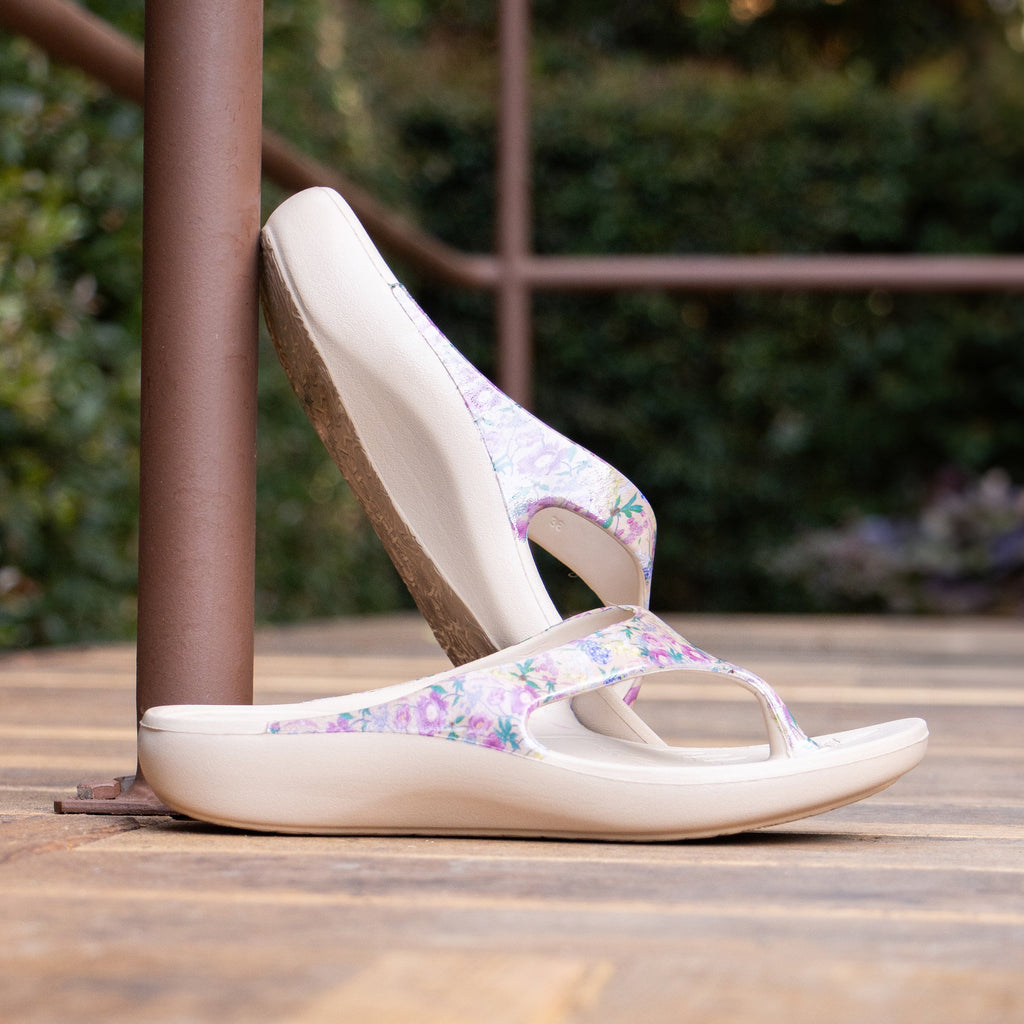 Ode A Fine Romance Sandal | Alegria Shoes