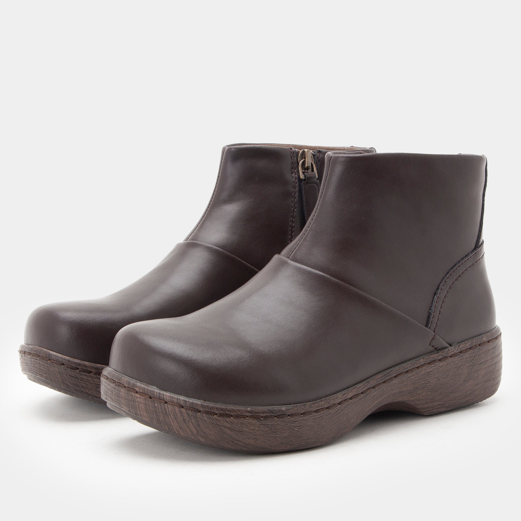 イオニオンジョイ Oryon Chocolate Boot - Alegria Shoes