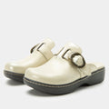 Osmosis Gold Cream Shoe | Alegria Shoes