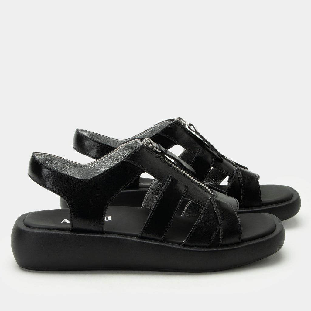 Palmer Black Sapphire sandal| Black leather sandal on a lightweight outsole.