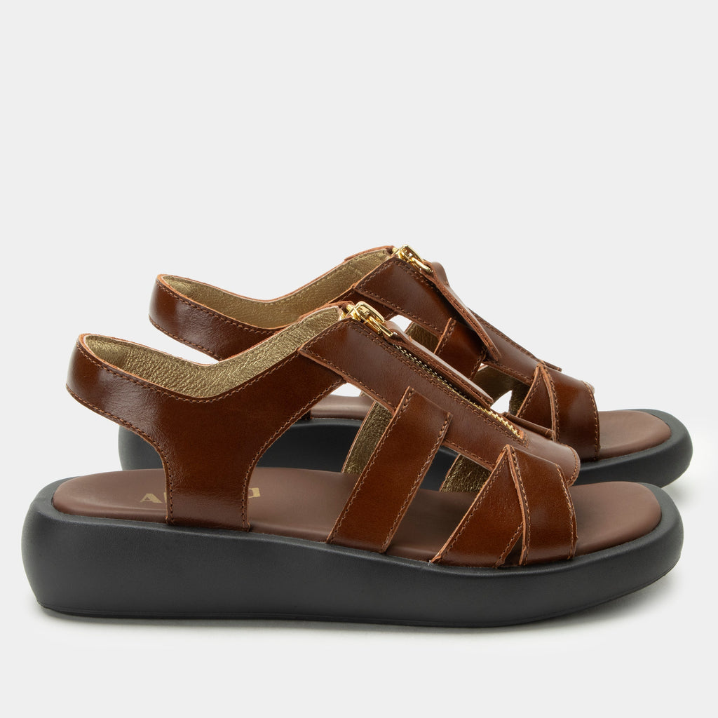 Palmer Marrone sandal| Brown leather sandal on a lightweight outsole.