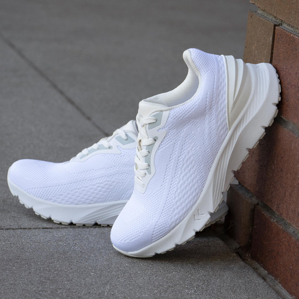 Rize White shoe on a lightweight EVA Rebounce outsole| Lace up white shoe with Dream Fit knit uppers.