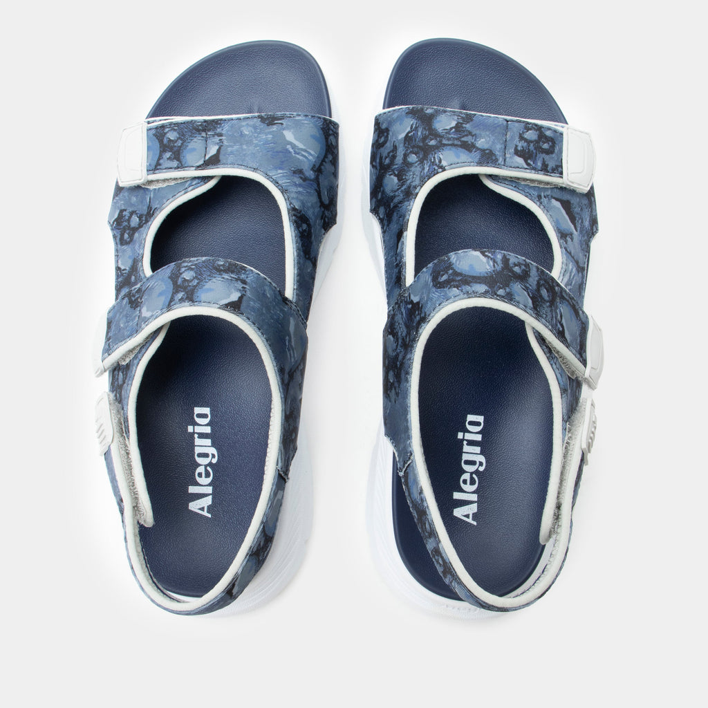 Sandie Midnight Oddity sandal | Navy blue sandal with adjustable straps and EVA Rebounce outsole.