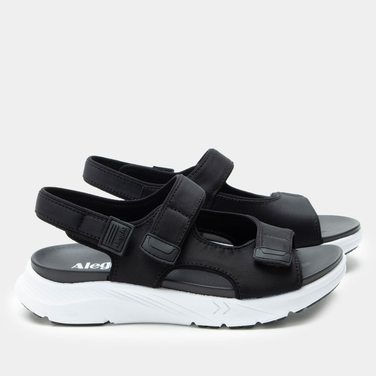 Sandie Black Top sandal | Black sandal with adjustable straps and EVA Rebounce outsole.
