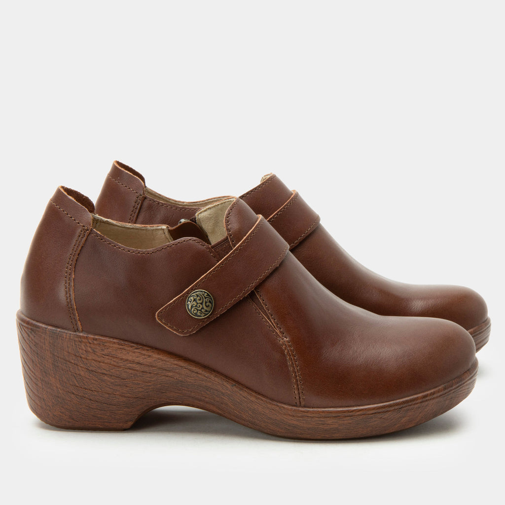 Silah Mahogany Shoe | Alegria Shoes