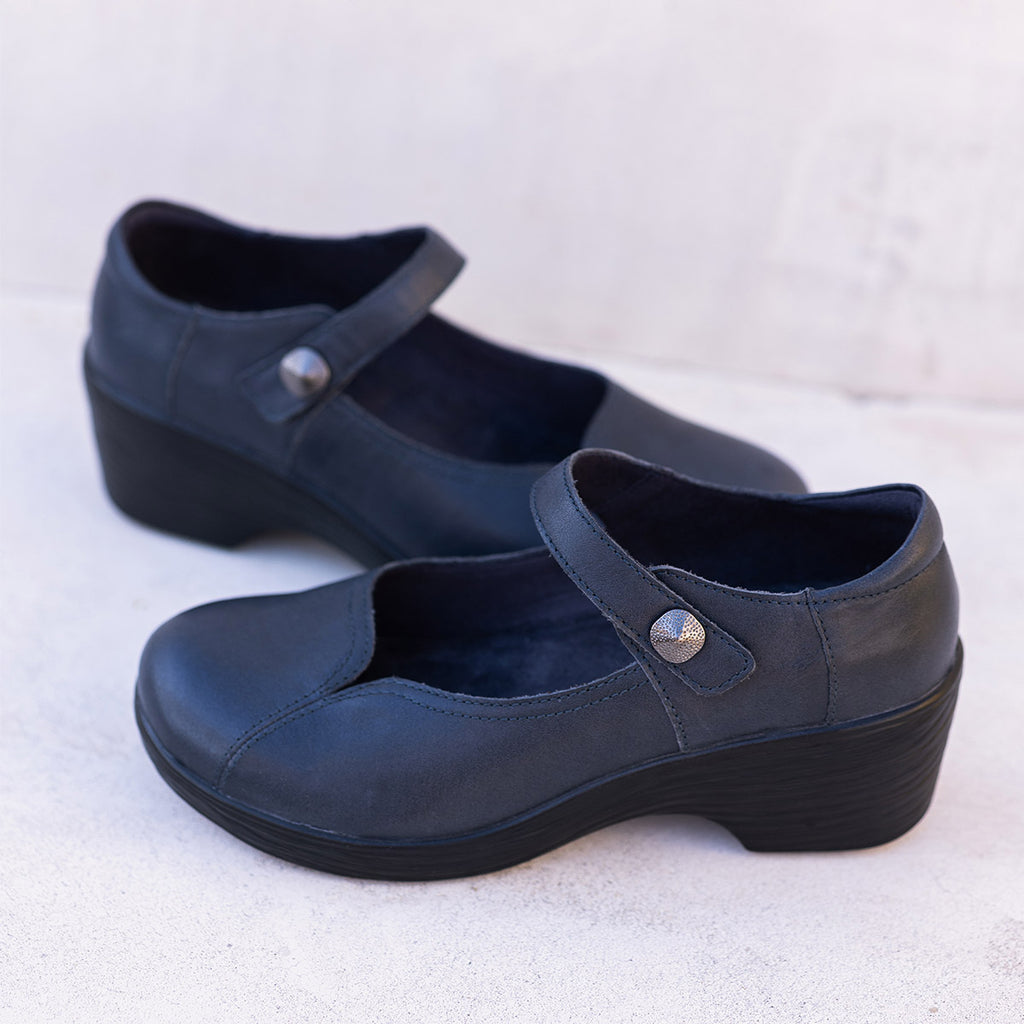 Saylar Official Shoe | Alegria Shoes