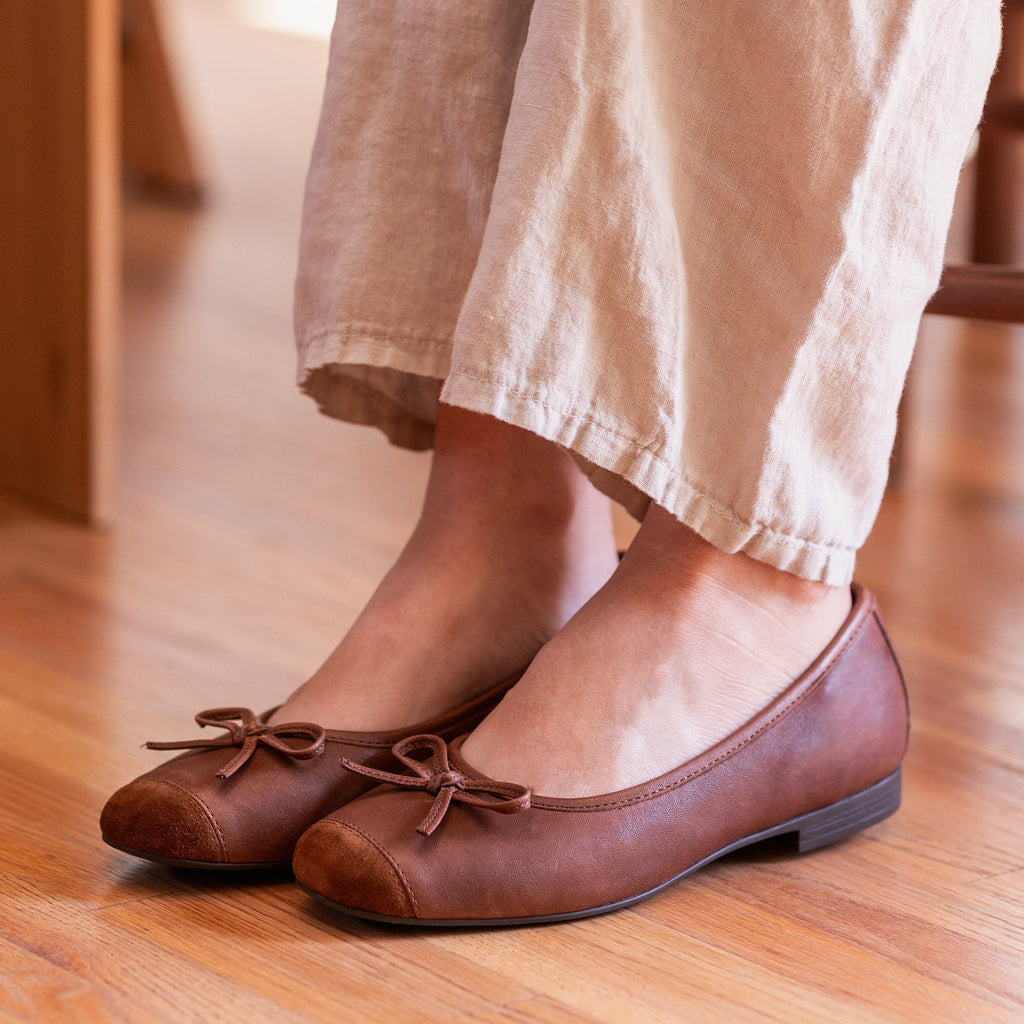 Talya Gingerbread Shoe | Alegria Shoes