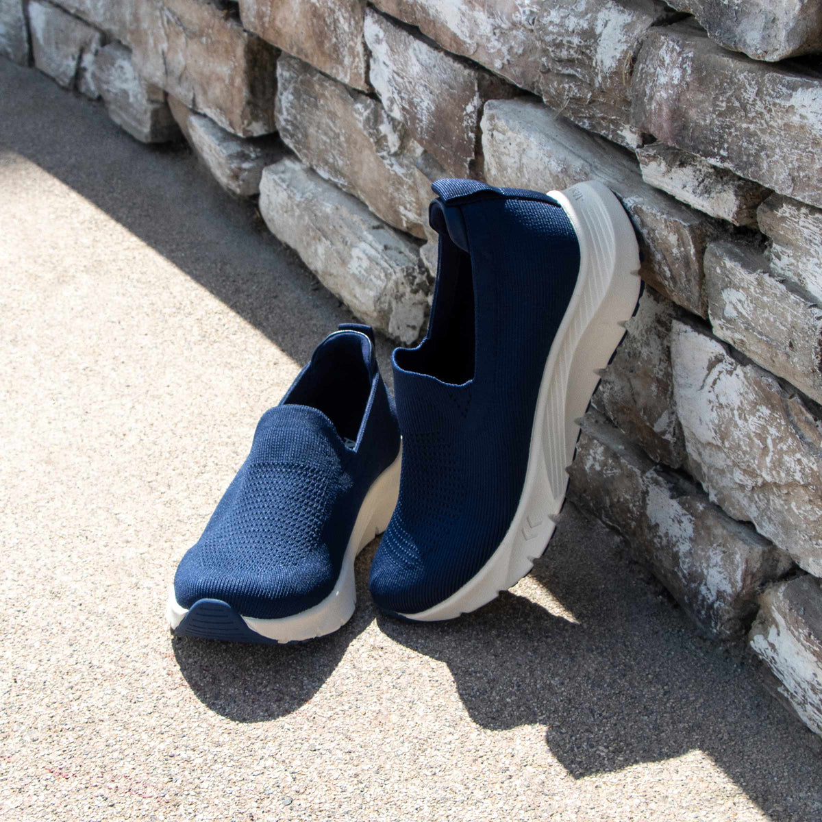 Waze Navy Shoe | Alegria Shoes