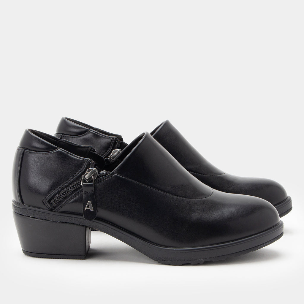 Wynne Black Shoe