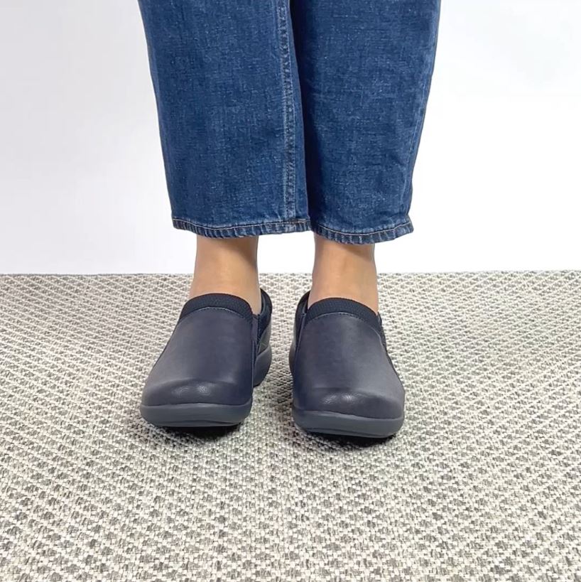 Duette Swirl Wind Navy sport rocker shoe on a lightweight responsive polyurethane outsole.
