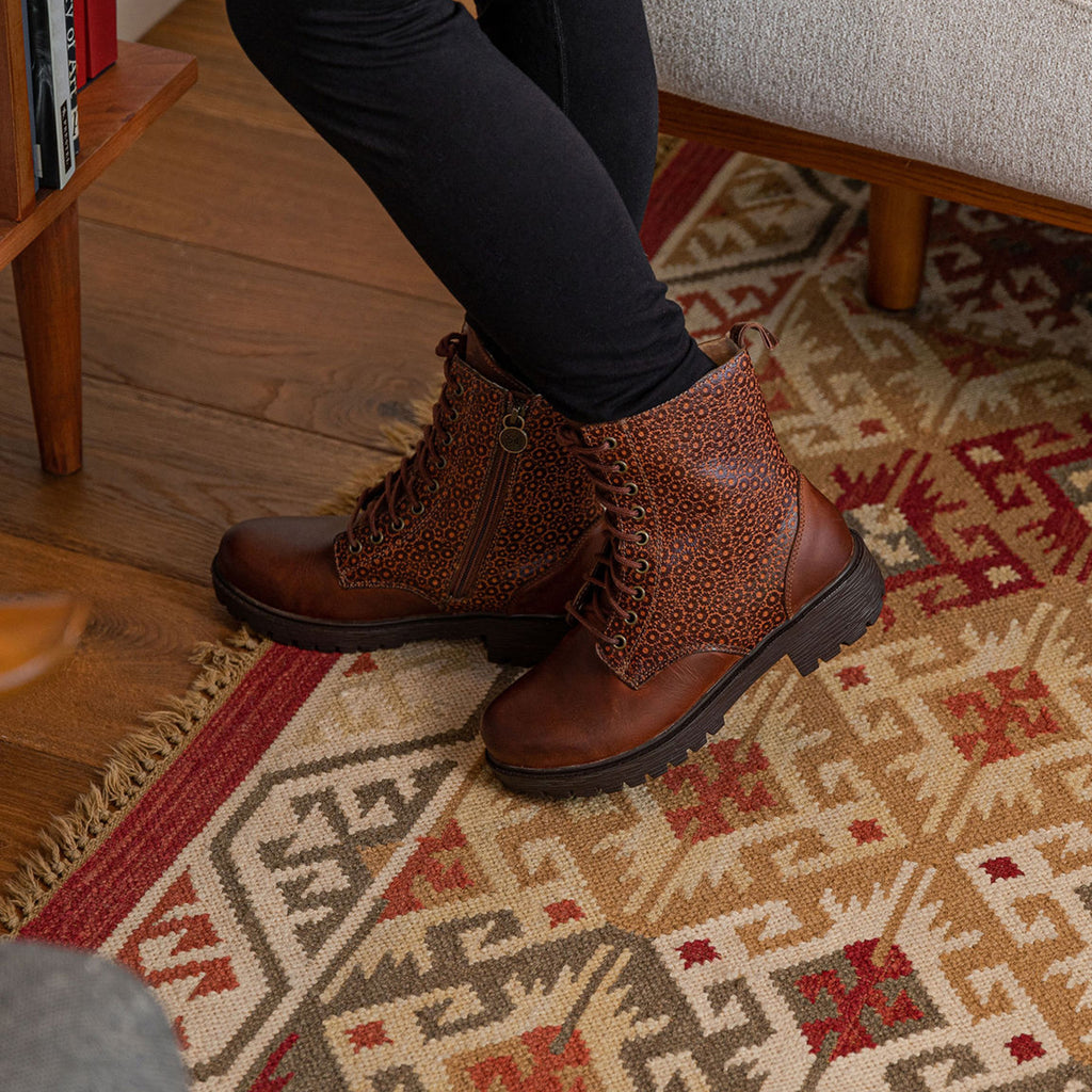 Ari Cinnamon Girl leather boot on our Luxe Lug outsole - ARI-7614_S1X