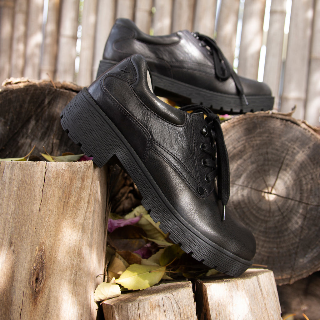 Cheryl Black Boot fashion hiker with lug inspired outsole - CHE-601_S1X
