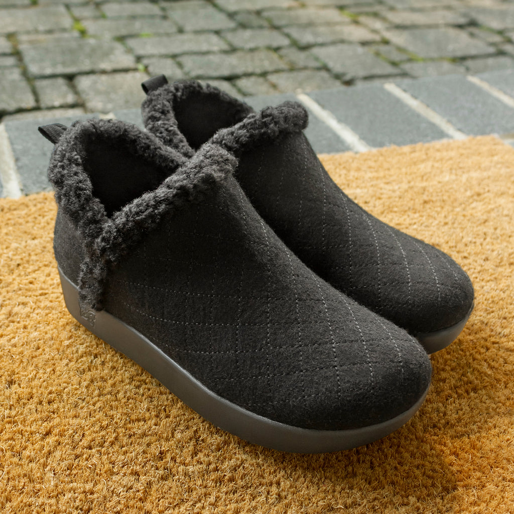 Cozee Onyx slipper bootie lined with warm sherpa with cozy comfort outsole - COZ-7653_S1X