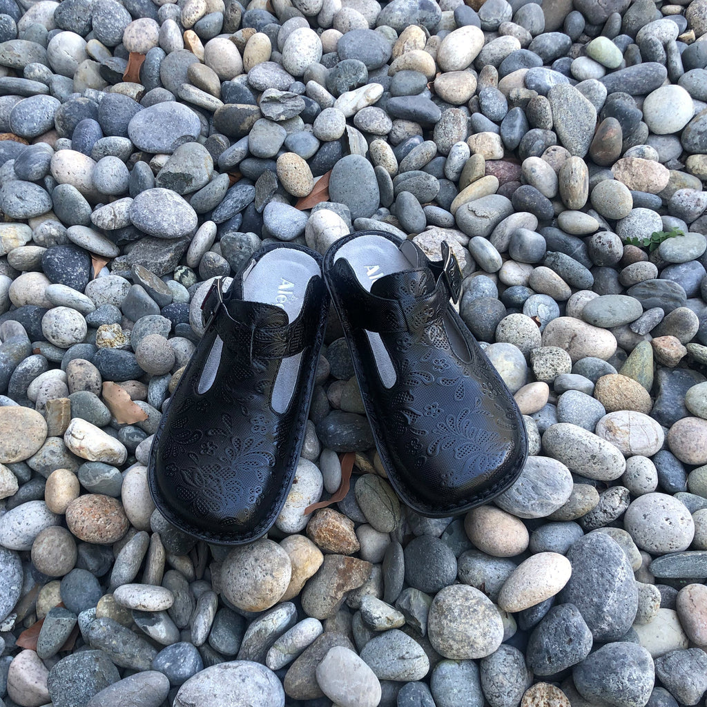 Classic Hello Doily Shoe | Alegria Shoes