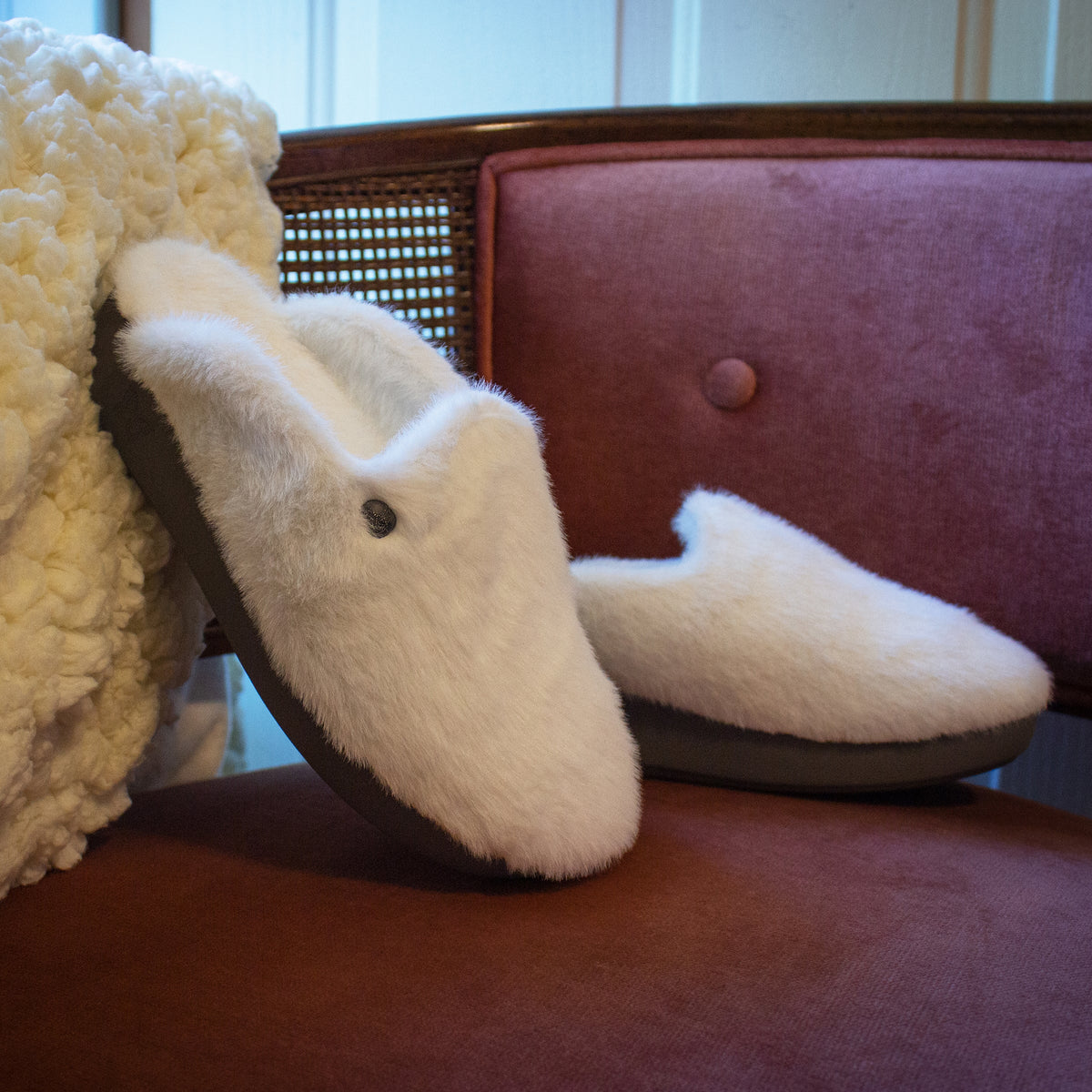 Leisurelee 2 White Slipper | Alegria Shoes