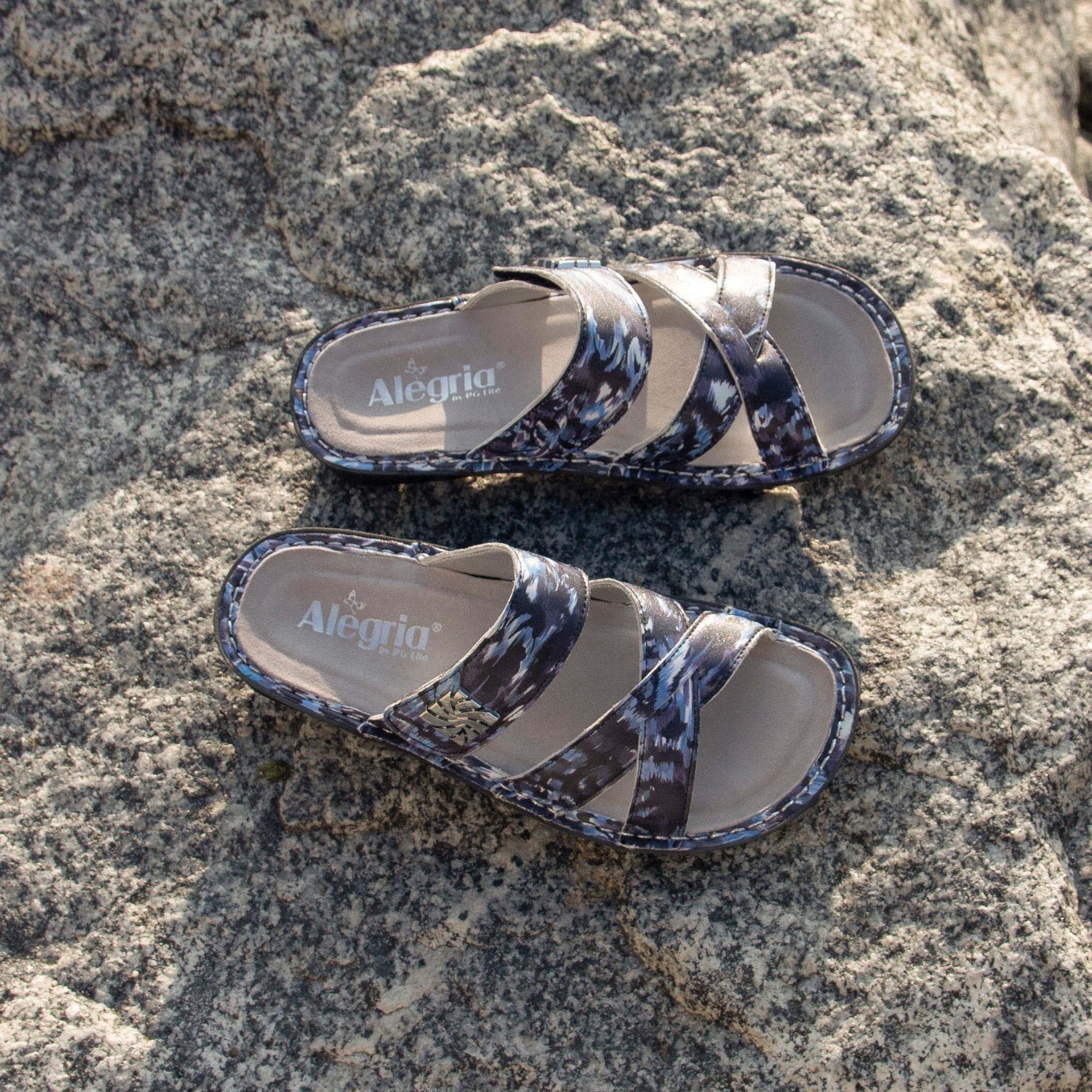 イレギュラーチョイス激レアディズニデザイン ハート柄ウェッジヒールサイズ39 Victoriah Feral Sandal - Alegria Shoes