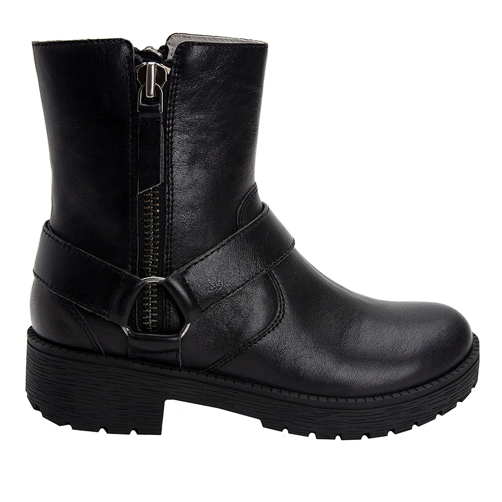 Charlette Crazyhorse Black boot with rugged lug inspired outsole- CHA-101CH_S2
 (4170850926646)