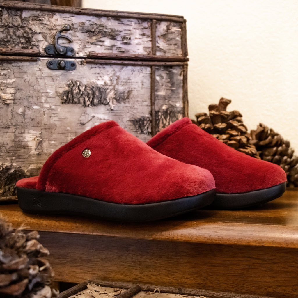 Comfee Fuzzy Wuzzy Wine backless plush slipper with a cozy comfort outsole  - COM-7629_S2