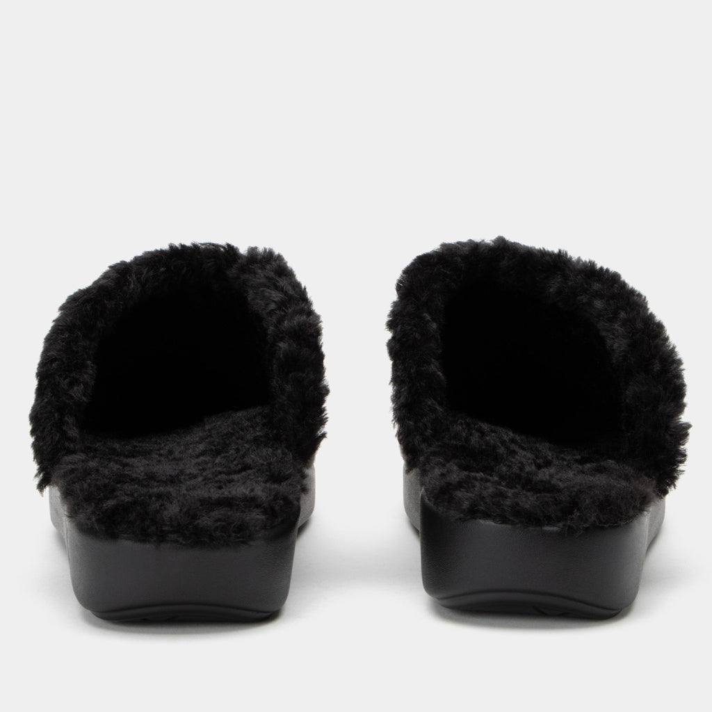 Comfee Plaidly Black Slipper | Alegria Shoes
