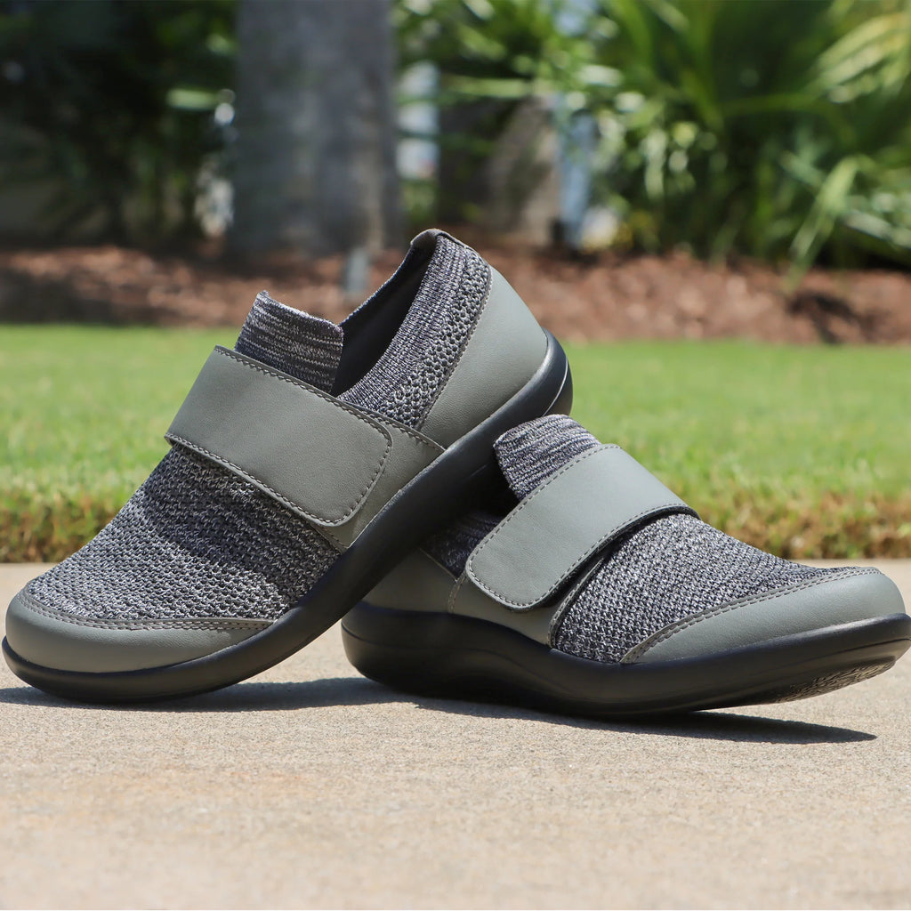 Dasher Charcoal shoe with a Dream Fit® knitted upper and lightweight responsive sport rocker outsole. DSH-5018_S2