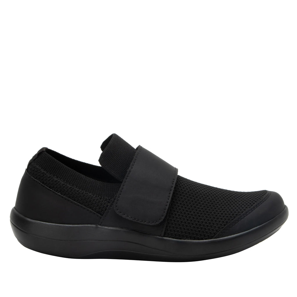 Dasher Black Out shoe with a Dream Fit® knitted upper and lightweight responsive sport rocker outsole. DSH-5002_S3