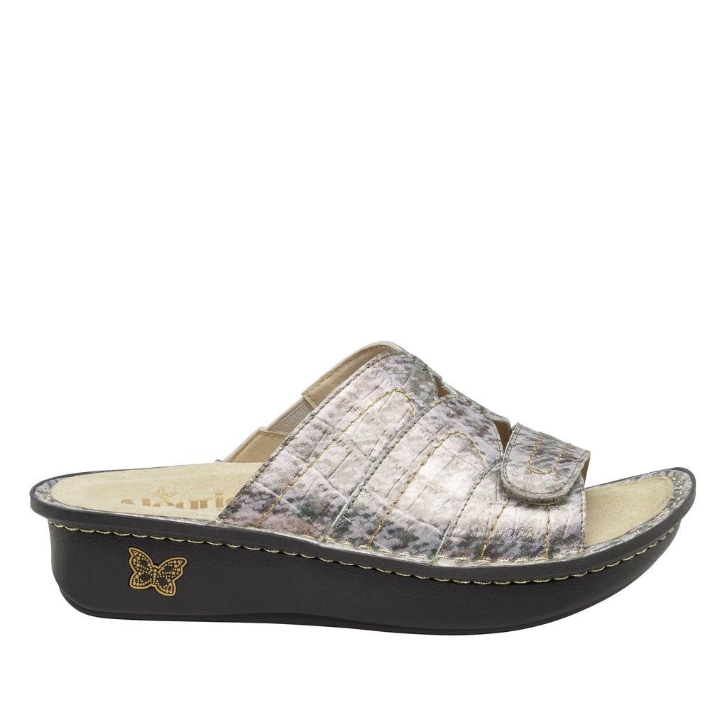 Klara Sassy Earth Sandal | Alegria Shoes