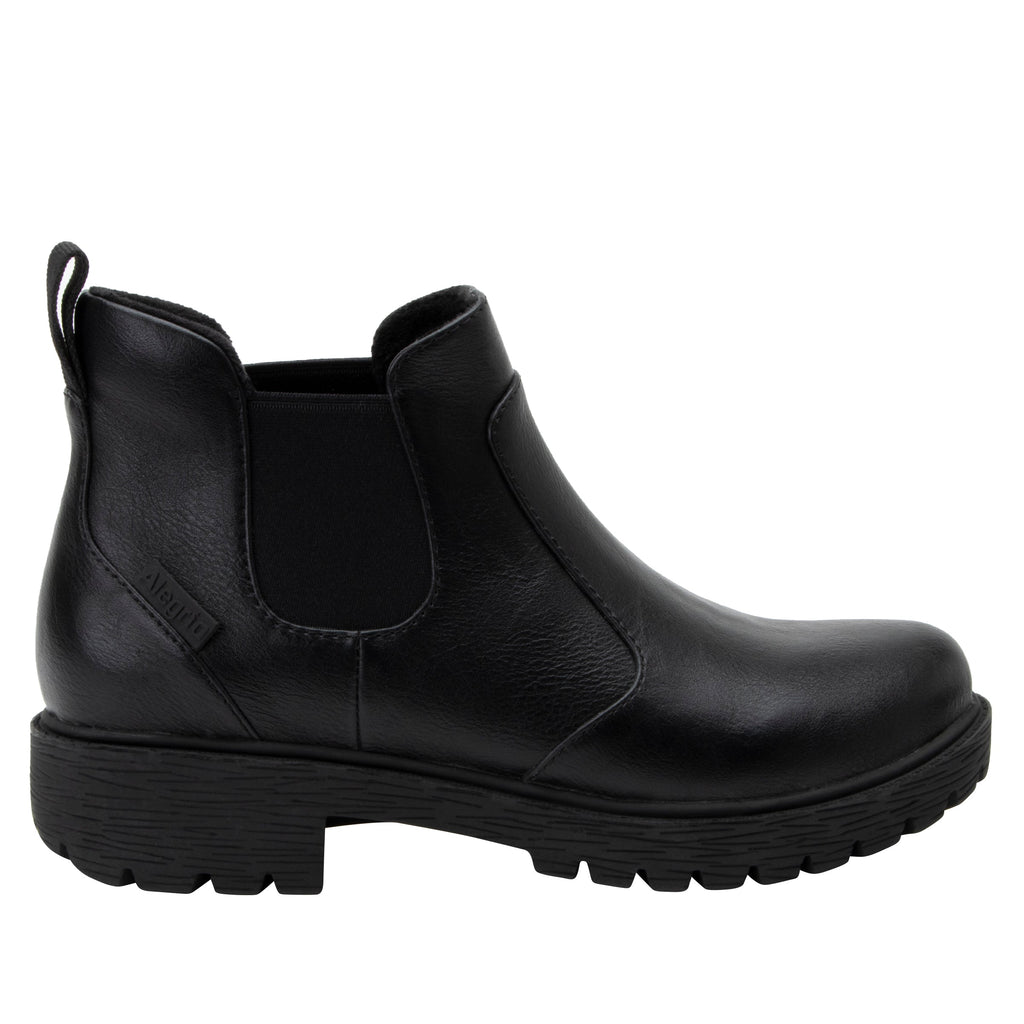 Rowen Black vegan leather boot on the new Luxe Lug outsole - ROW-601_S3