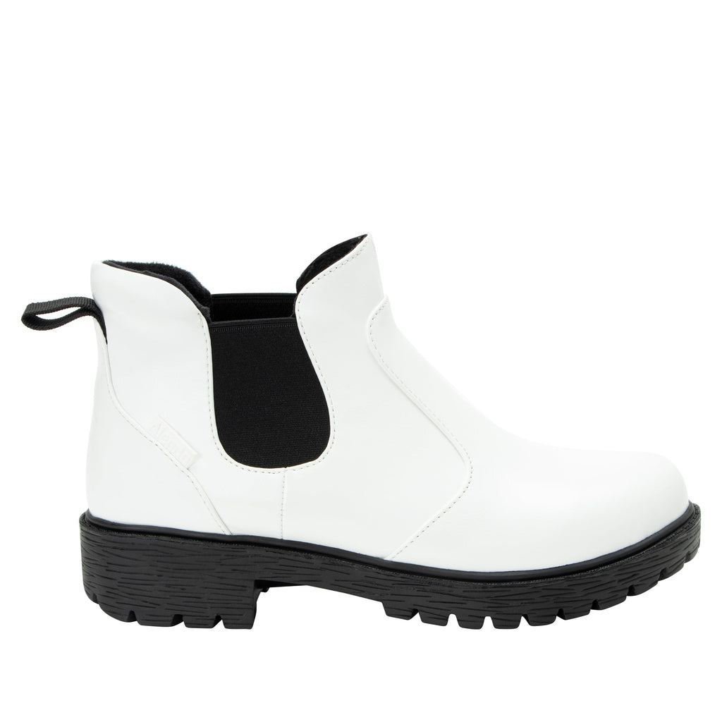 Rowen White vegan leather boot on the new Luxe Lug outsole - ROW-7657_S2