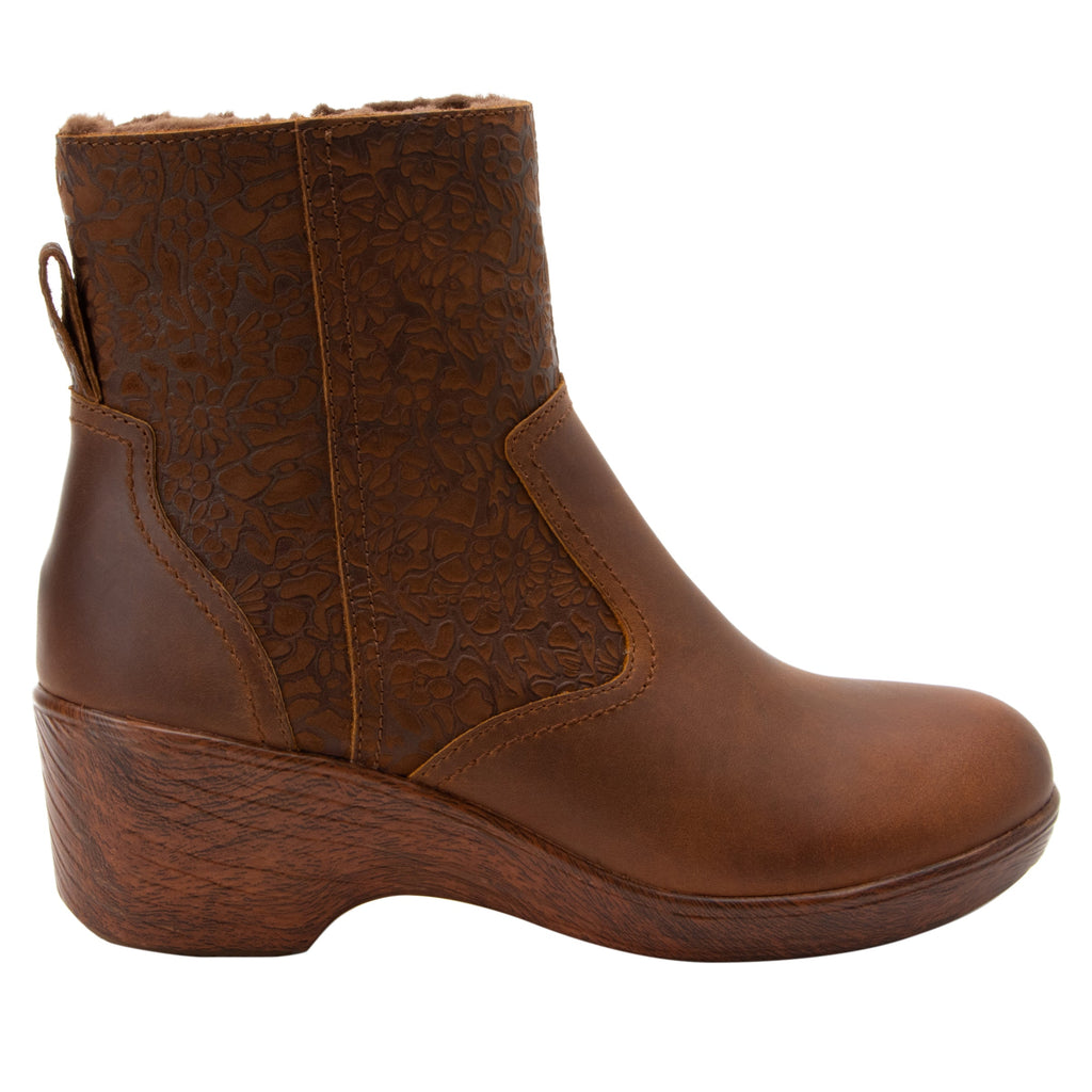 Scarlett Tawny Boot with a sherpa lining on a wood look wedge outsole - SCA-644_S3