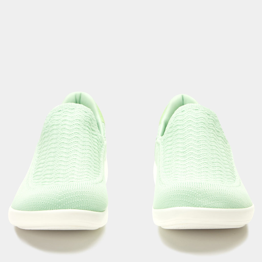 Steadie Mint shoe with a Dream Fit® knitted upper and lightweight responsive sport rocker outsole. SEA-6192_S5