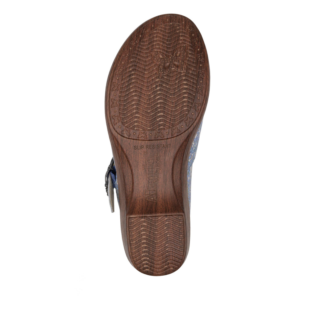 Selina Smooth Jazz buckle clog on a wood look wedge outsole - SEL-7514_S6