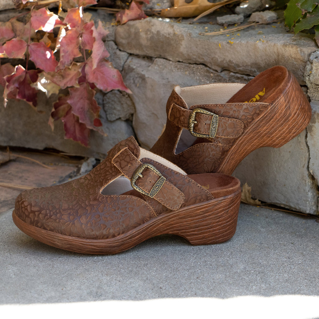 Selina Tawny Delicut Shoe on a wood look wedge outsole - SEL-7608_S2