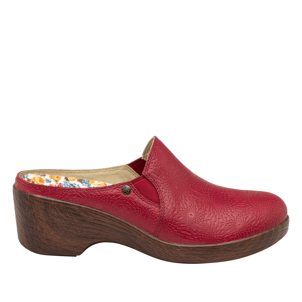 Serenity Roman Candle Coral clog on a wood look wedge outsole - SER-7530_S3