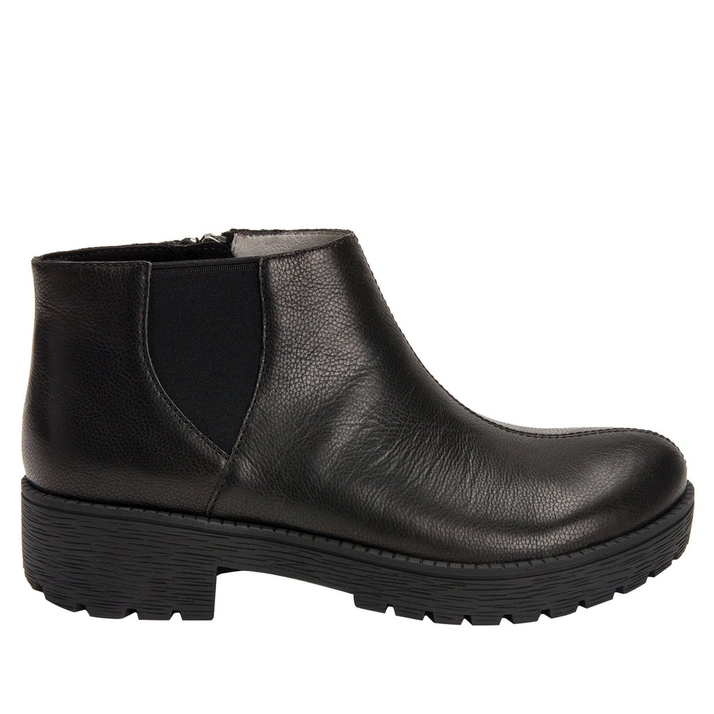Shayne Black boot with rugged lug inspired outsole- SHA-601_S2
 (4112943513654)