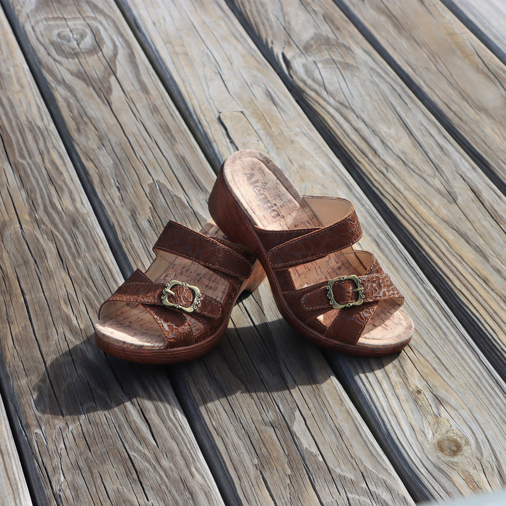 Sierra Delicut Tawny Sandal | Alegria Shoes