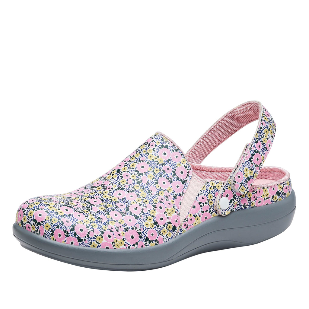 Skillz Simply Irresistible sport rocker professional convertible slingback clog with lightweight responsive outsole. SKI-5681_S1