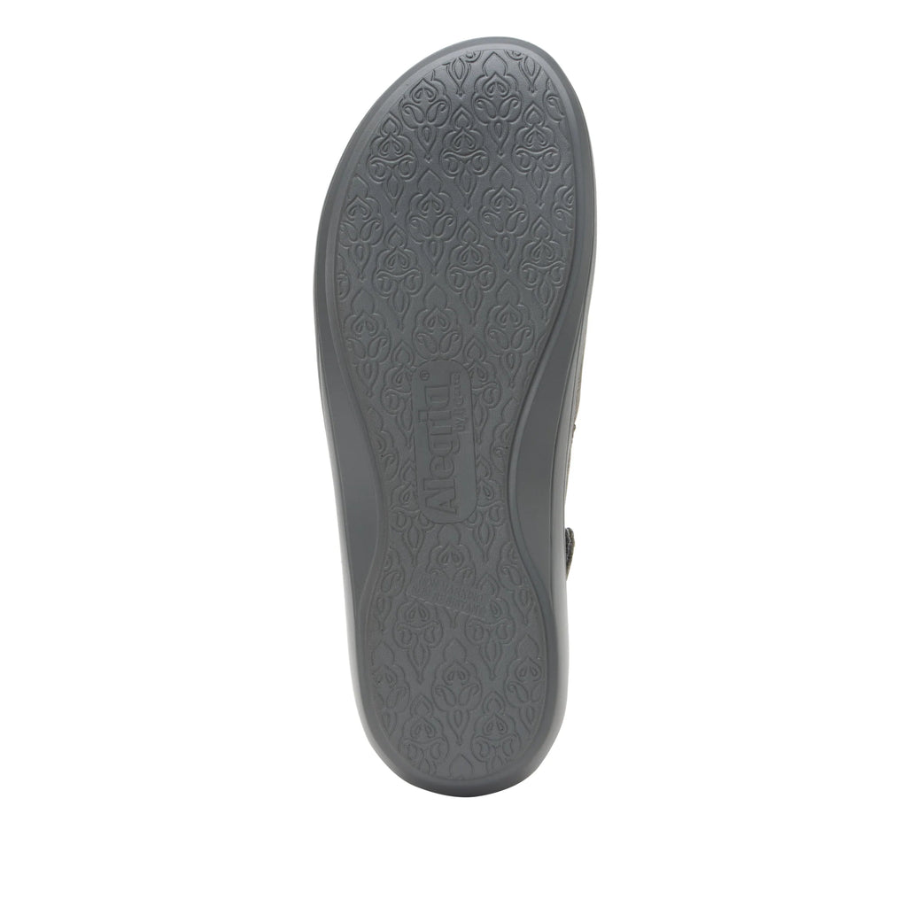Skillz Etched Smoke sport rocker a convertible slingback clog with a lightweight responsive outsole. SKI-7474_S6