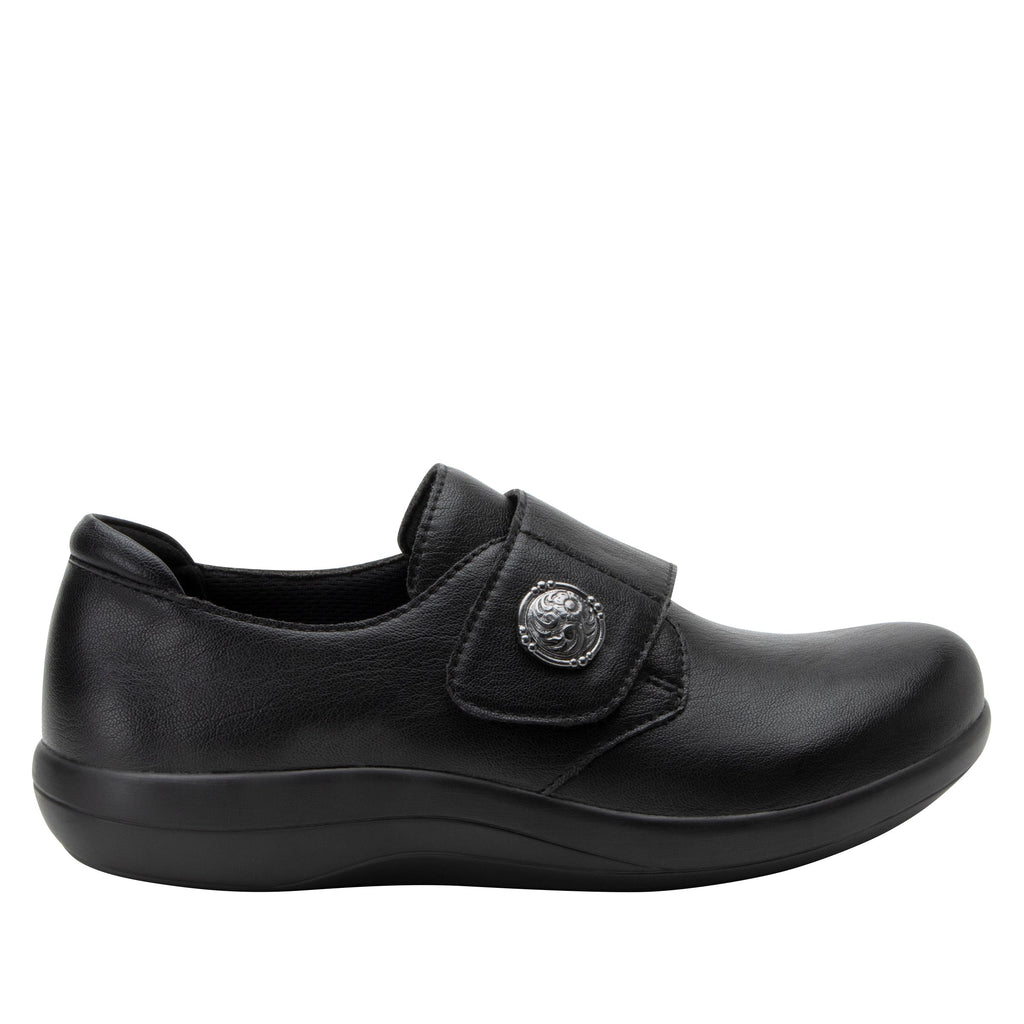 Spright Black Smooth sport rocker shoe with a vegan upper and lightweight responsive outsole. SPR-7604_S3