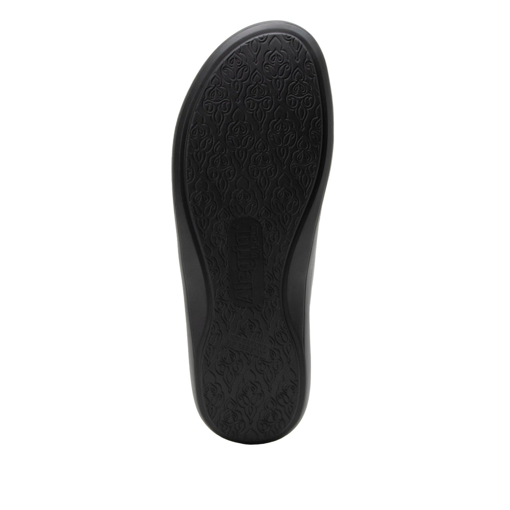 Spright Black Smooth sport rocker shoe with a vegan upper and lightweight responsive outsole. SPR-7604_S6