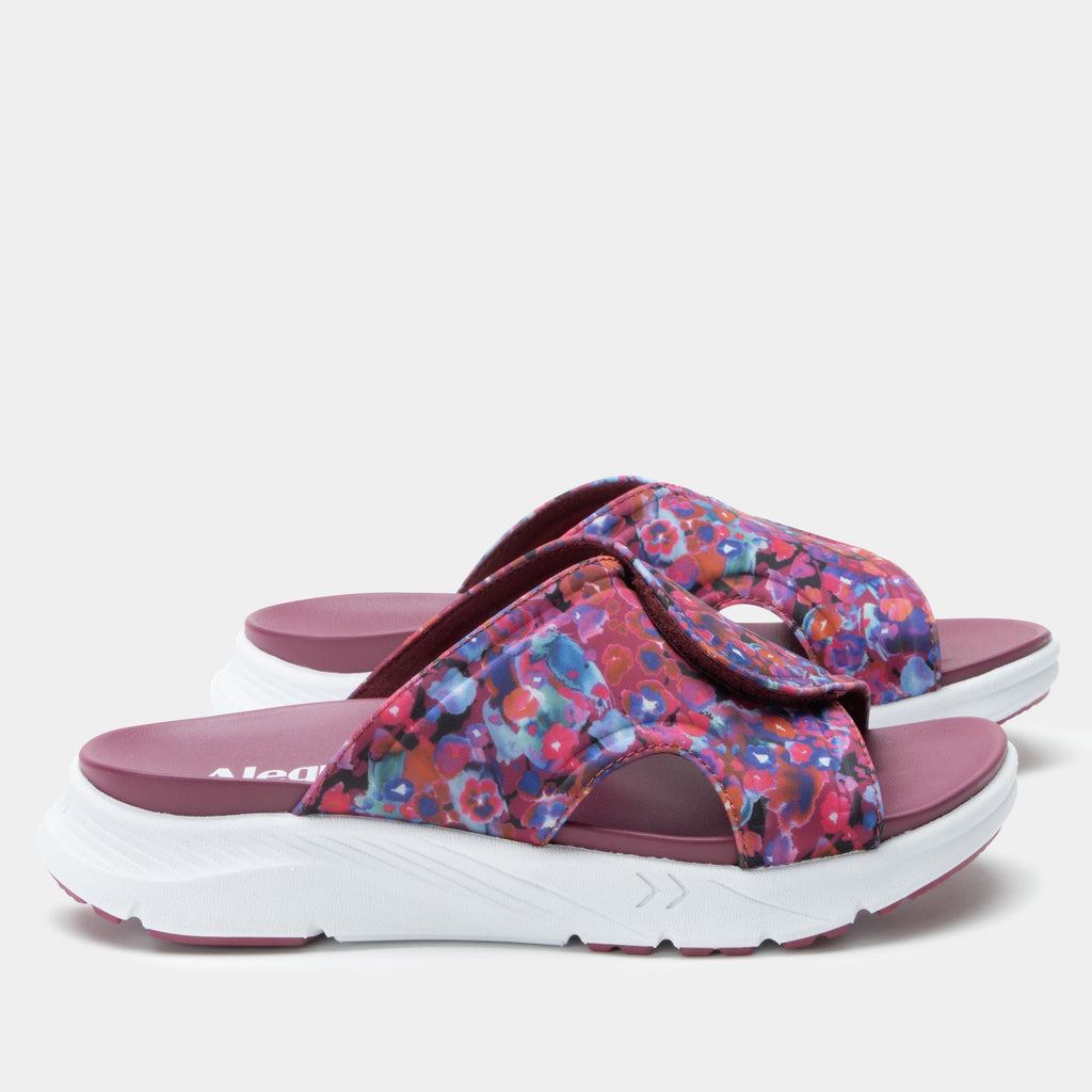 Sunie Poppy Pop Sandal | Alegria Shoes