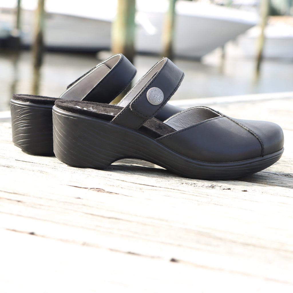 Sydni Coal clog with adjustable hook and loop closure on a wood look wedge outsole- SYD-7406_S2