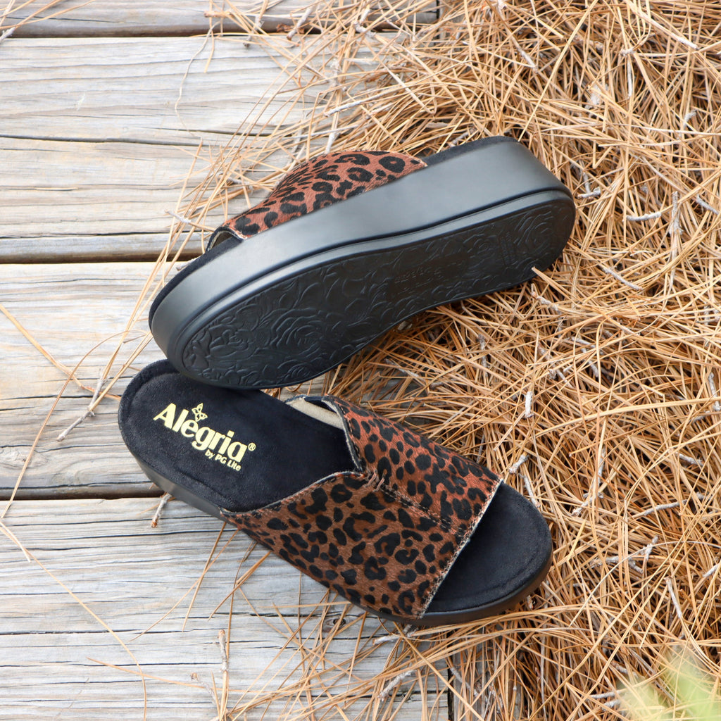 Triniti Safari slide sandal on comfort flatform outsole- TRI-7606_S2