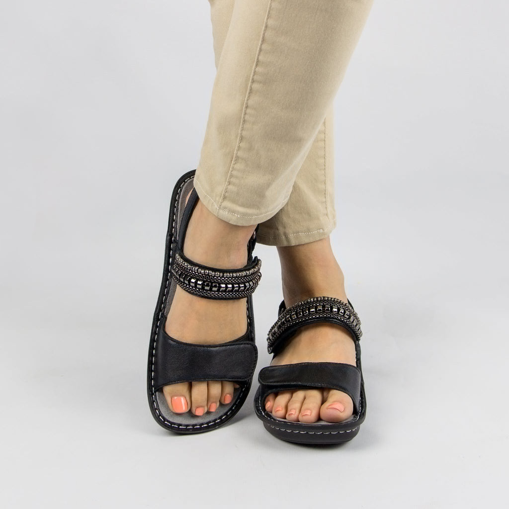 Verona Coal Chain Gang Sandal | Alegria Shoes
