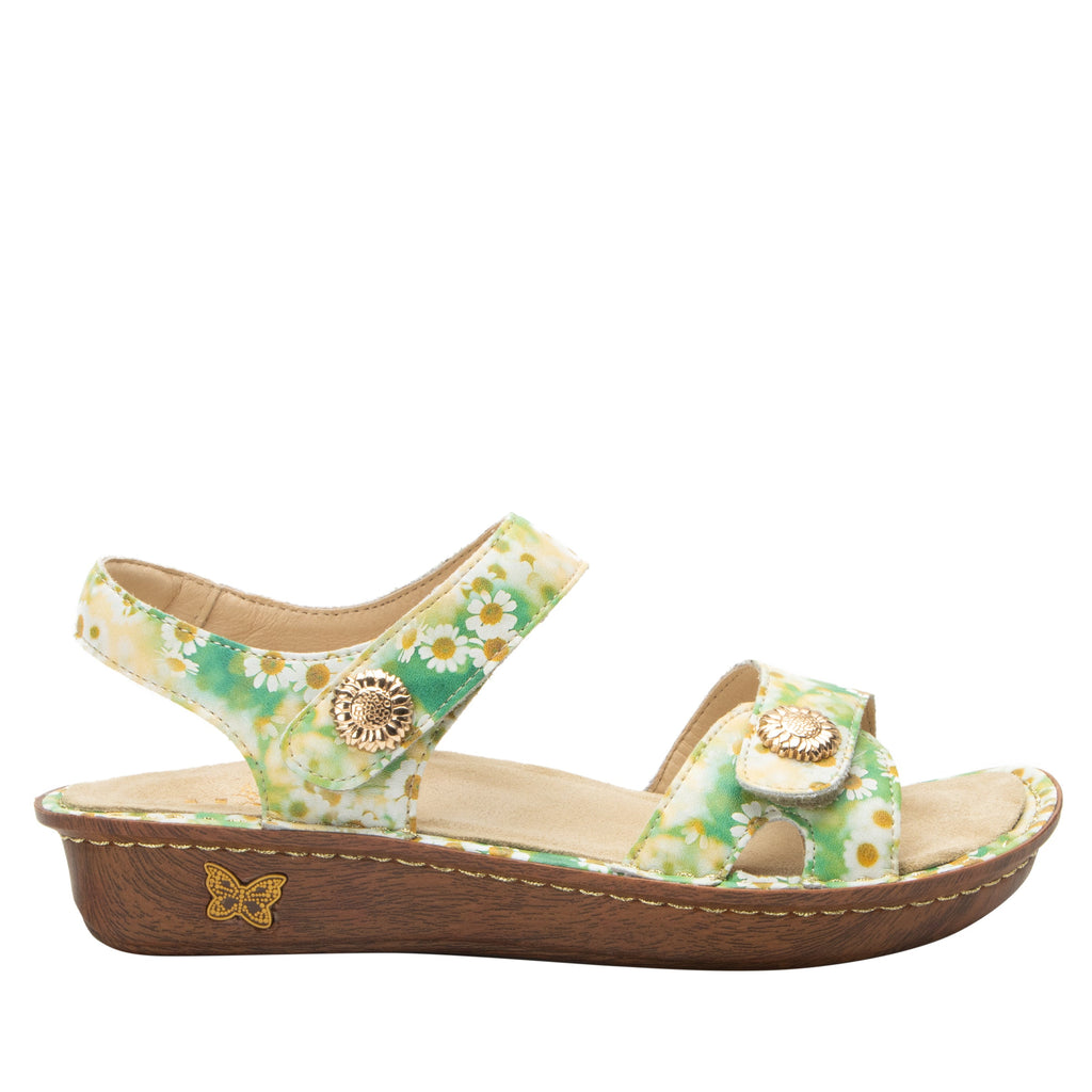 Vienna Coming Up Daisies Sandal with two adjustable hook and loop strap closures and ankle strap - VIE-7422_S3
