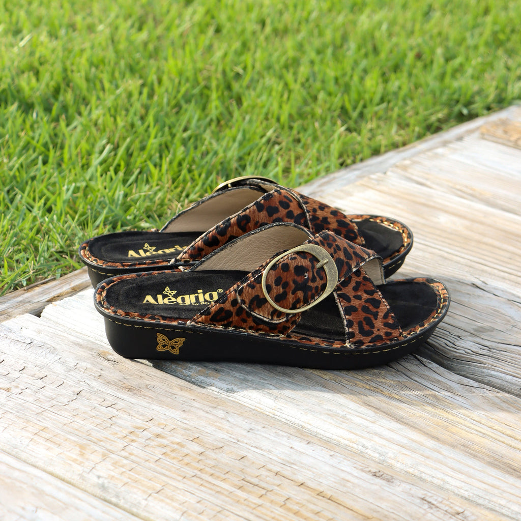 Vanya Safari slide sandal with cross straps and buckle on a mini outsole - VYA-7606_S2